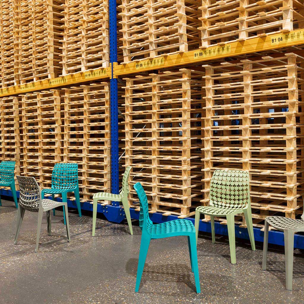 Circuform-KWART - stapelbare stoel - recyclebaar-Stoel-Liever Duurzaam