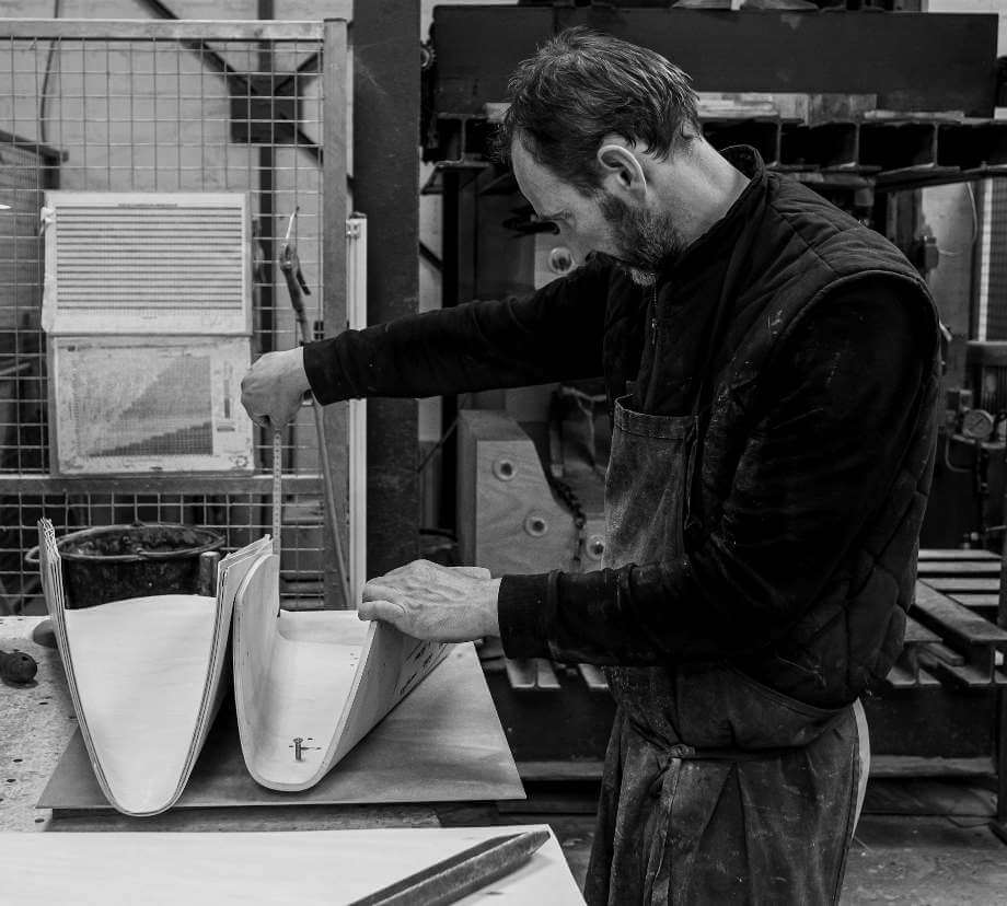 Maakproces van de loopfietsen van Chou du Volant. Houten loopfietsen te koop bij Liever Duurzaam