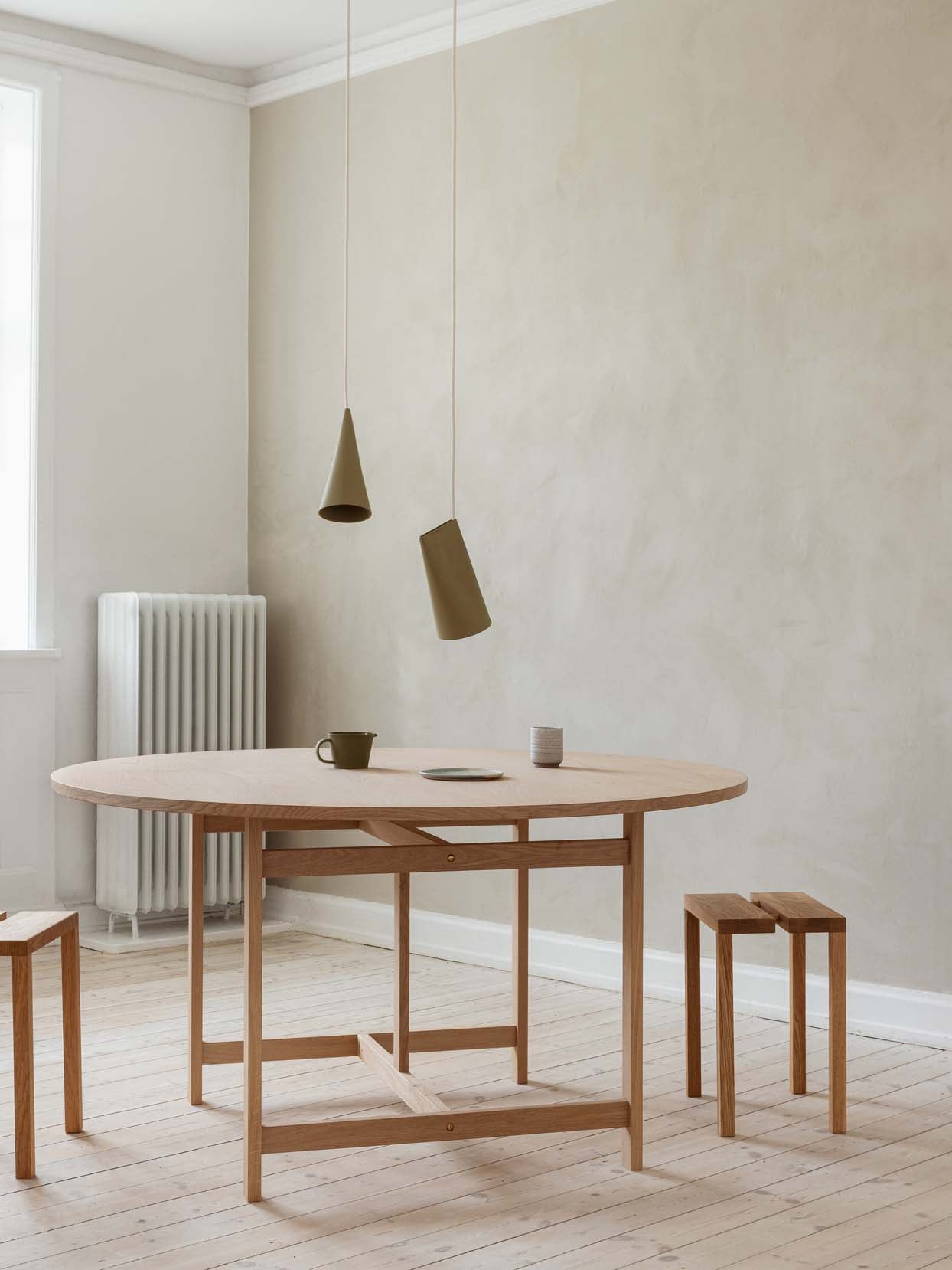 Moebe-Ronde eettafel met H-vormig onderstel - eiken - D 140 cm-Tafel-Liever Duurzaam