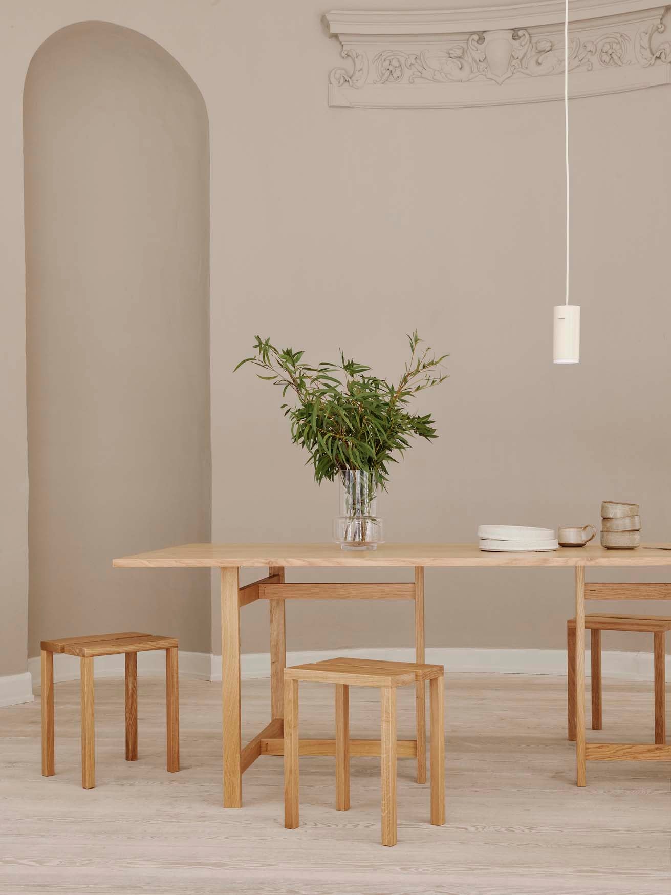 Moebe-Eettafel met T-vormig onderstel - eiken-Tafel-Liever Duurzaam