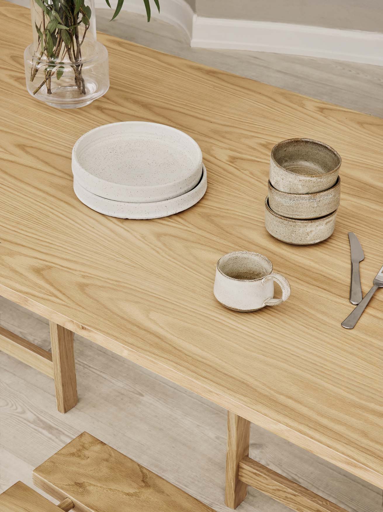 Moebe-Eettafel met T-vormig onderstel - eiken-Tafel-Liever Duurzaam
